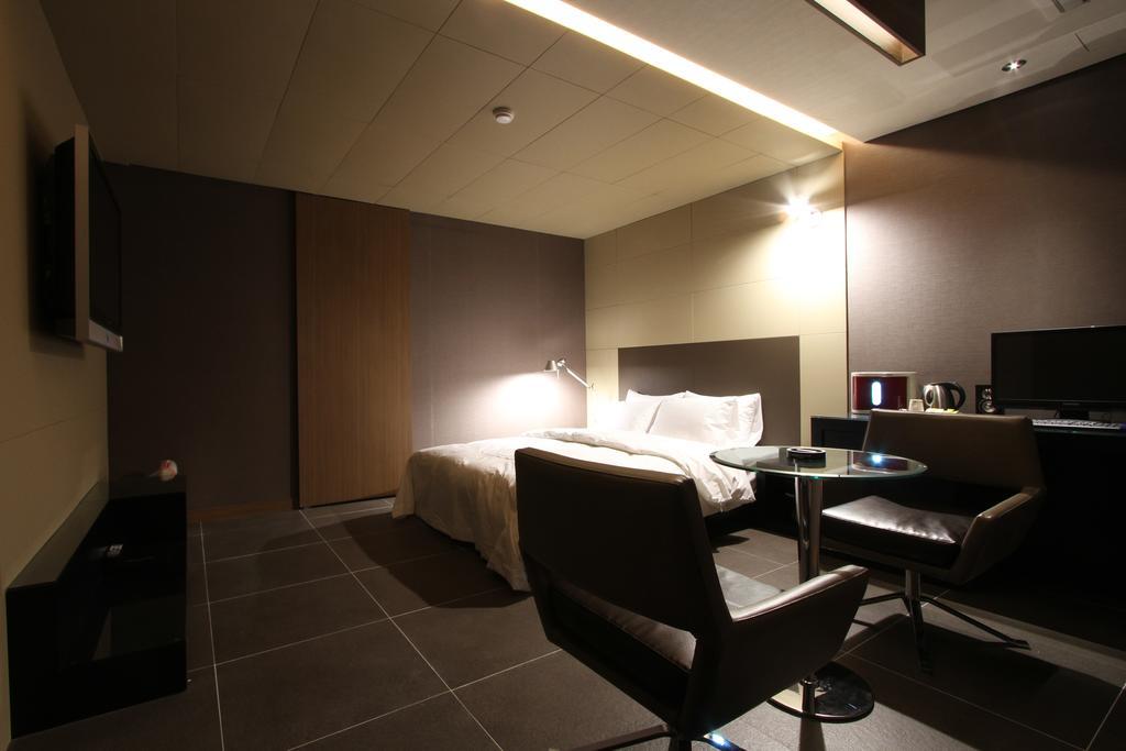 Valentine Hotel Goyang Bilik gambar