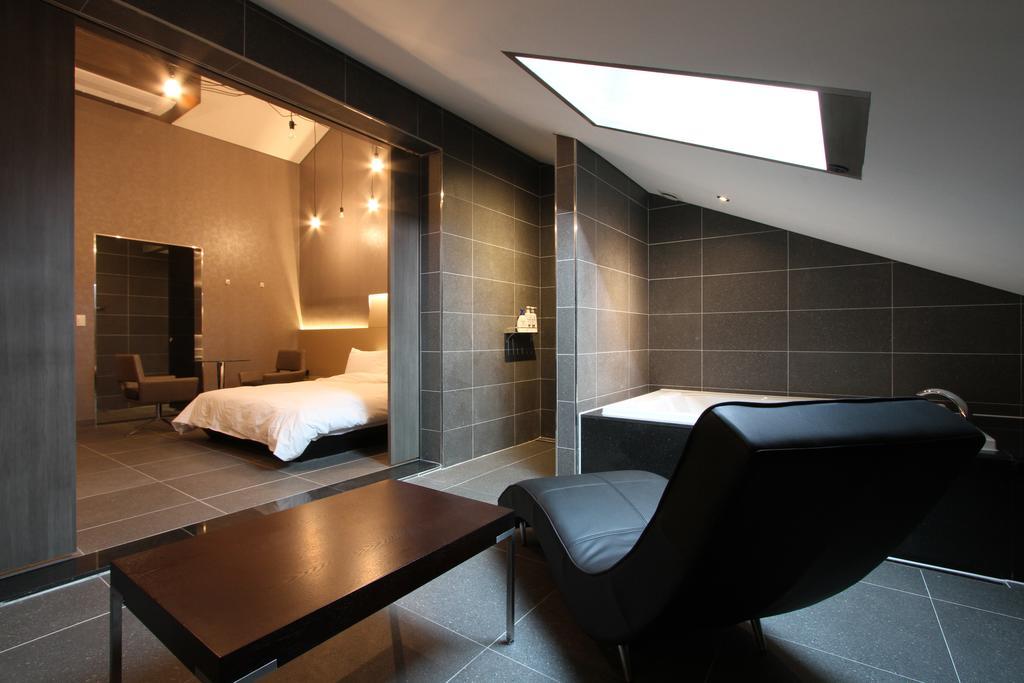 Valentine Hotel Goyang Bilik gambar