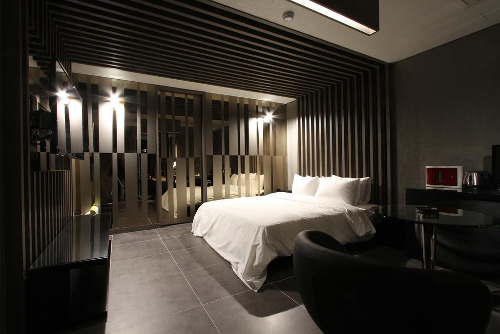 Valentine Hotel Goyang Bilik gambar